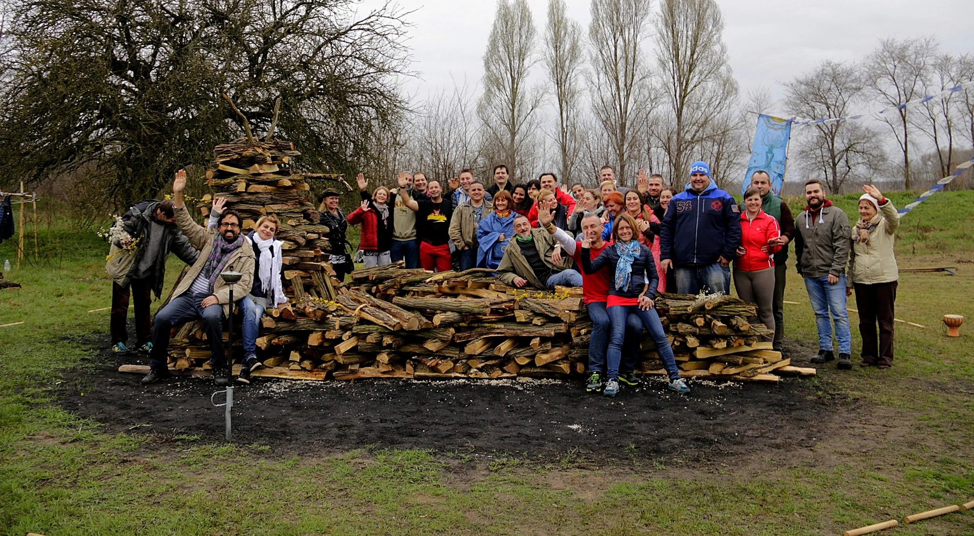 Participants at the 2018 · Spring Four Seasons Firewalk